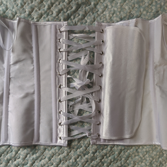 Busk Closure Corset with Matching G-String NWOT - Picture 10 of 16